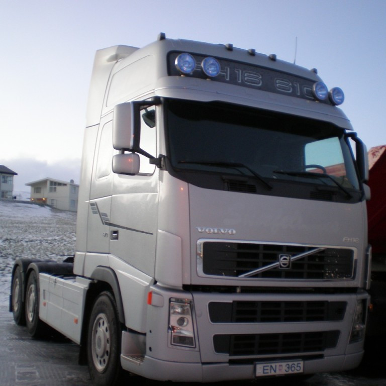 Kennslubíll Ekils ökuskóla, líklega öflugasti kennslubíll landsins.