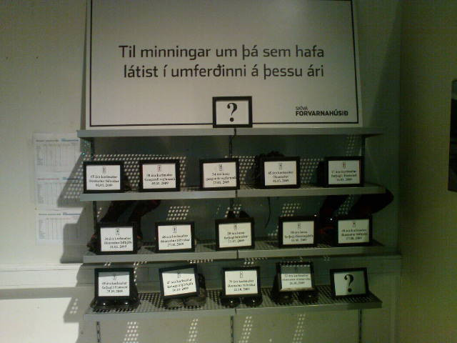 Minning um látna í umferðinni