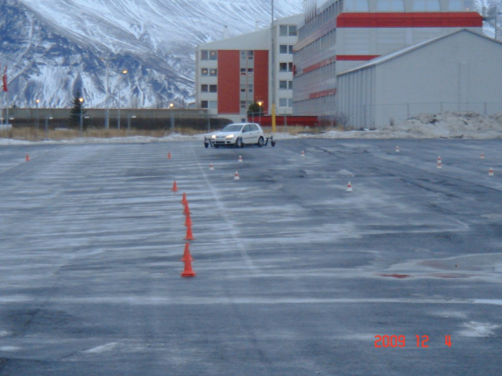Aðkeyrsla að braut