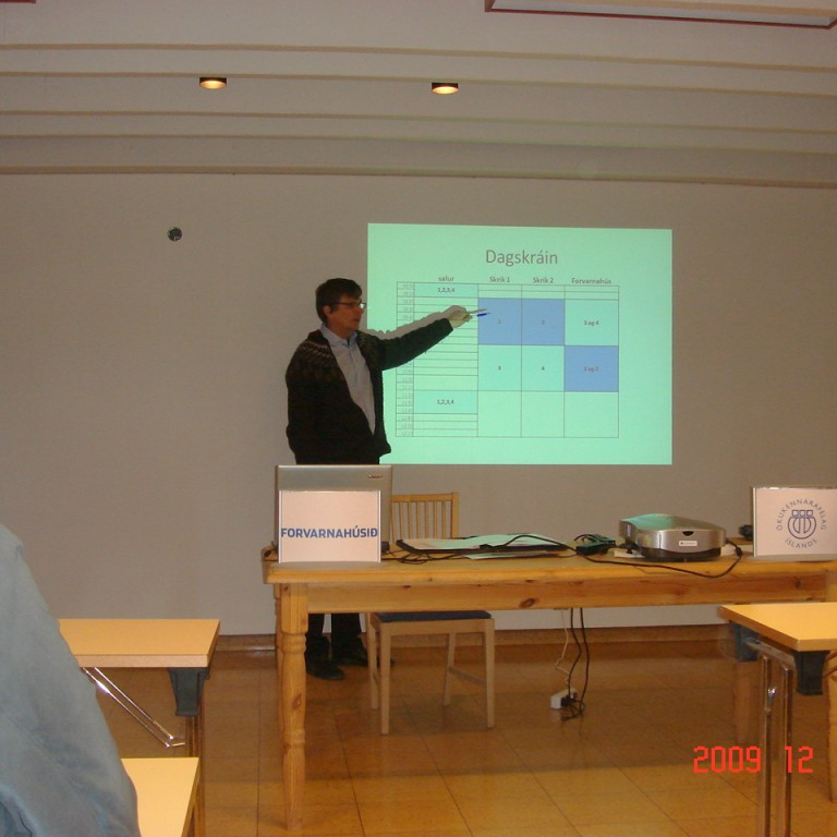 formadurinn-ad-kynna-skidcar